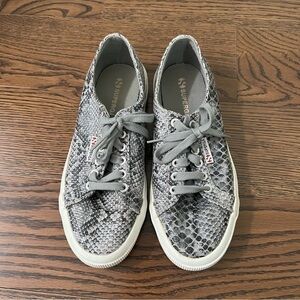 Superga Women’s Sneakers Size 39 1/2